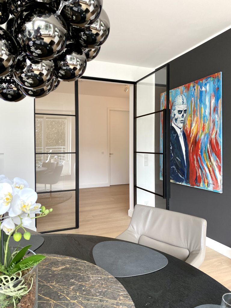 Loft-Innentür mit festem Seitenteil im Design Polo4 – Zugang vom Flur zum Wohnbereich